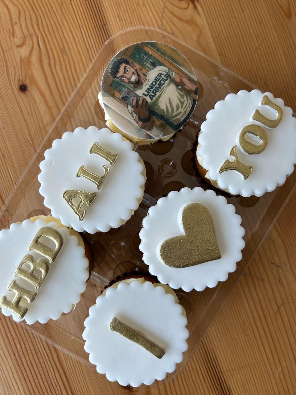 Gold and White theme LOVE Cupcakes - 6